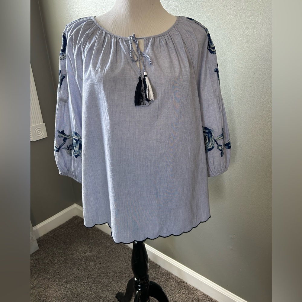 Crown .& Ivy women’s blouse, denim color with embroidery new with tags size L